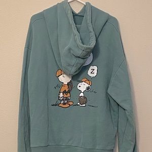 SUPER CUTE PEANUTS SWEATSHIRT